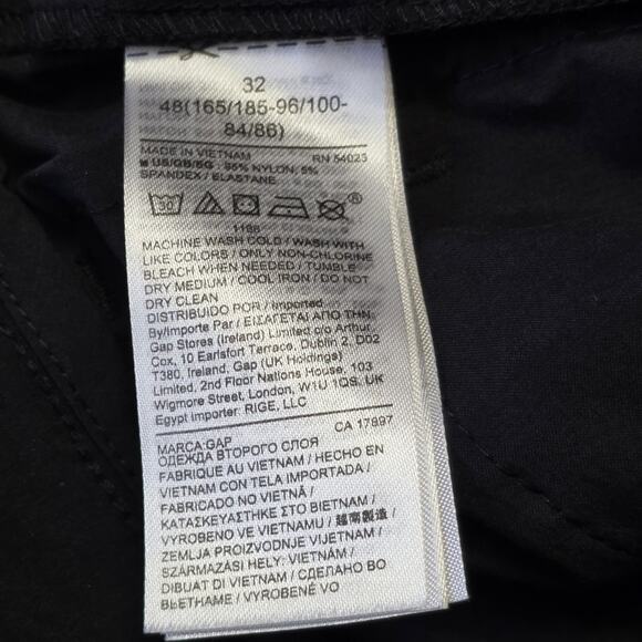 Gap Tech Shorts Men’s Size 32 Small True Black - Picture 4 of 8